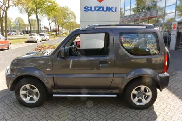 Suzuki JIMNY (2014) thumbnail 3