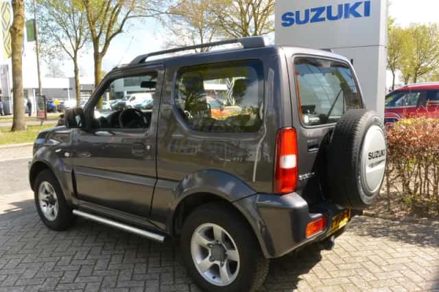 Suzuki JIMNY (2014) thumbnail 4