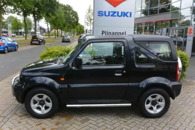 Suzuki JIMNY (2009) thumbnail 4