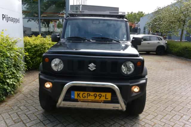Suzuki JIMNY (2018) thumbnail 2