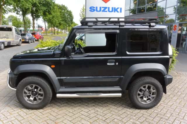 Suzuki JIMNY (2018) thumbnail 4