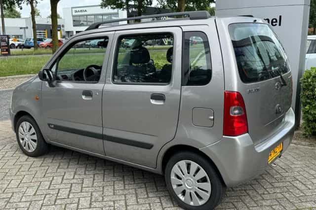 Suzuki WAGON R+ (2004) thumbnail 2