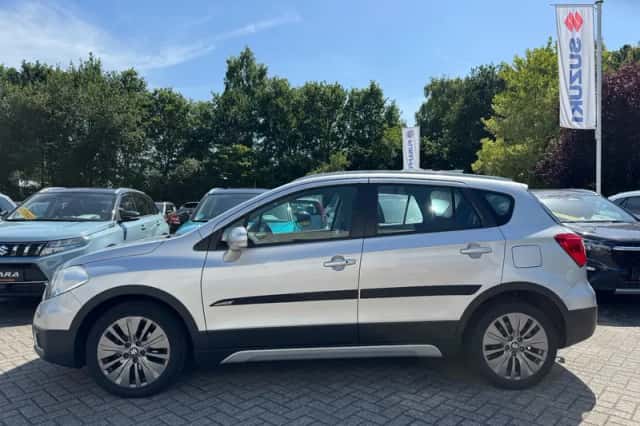 Suzuki S-CROSS (2015) thumbnail 6