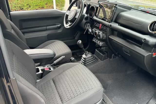 Suzuki JIMNY (2019) thumbnail 3