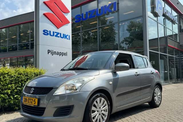 Suzuki Swift (2013) thumbnail 1