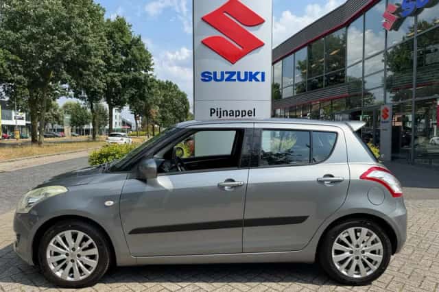 Suzuki Swift (2013) thumbnail 6