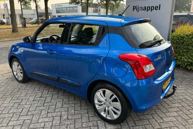 Suzuki Swift (2017) thumbnail 2