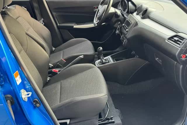 Suzuki Swift (2017) thumbnail 3