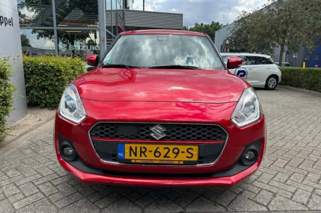Suzuki Swift (2017) thumbnail 4