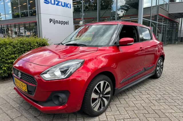 Suzuki Swift (2017) thumbnail 5