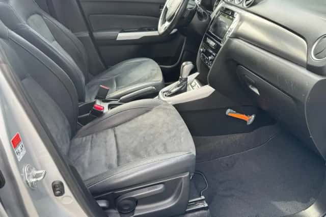 Suzuki Vitara (2016) thumbnail 3