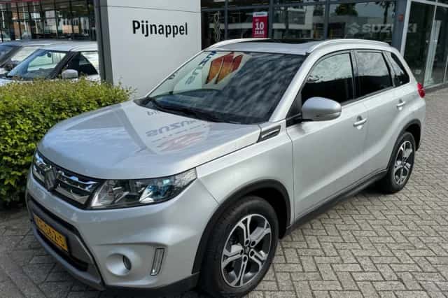 Suzuki Vitara (2016) thumbnail 5