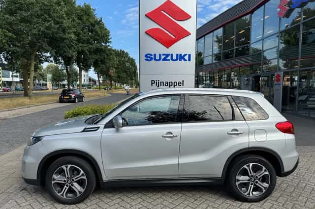 Suzuki Vitara (2016) thumbnail 6