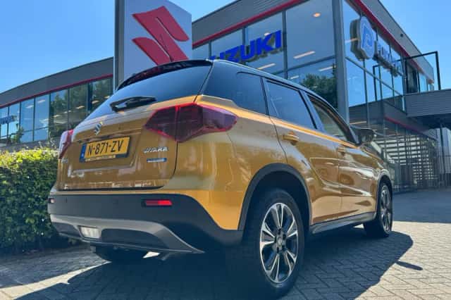 Suzuki Vitara (2022) thumbnail 2