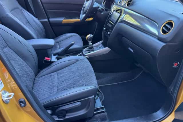 Suzuki Vitara (2022) thumbnail 3