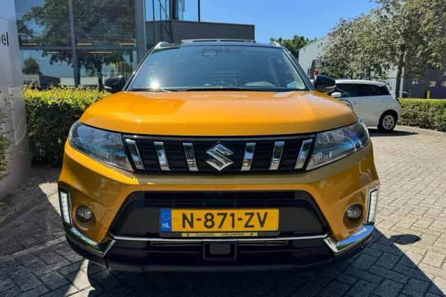 Suzuki Vitara (2022) thumbnail 4