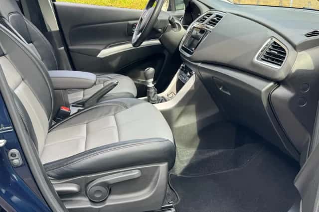 Suzuki S-CROSS (2020) thumbnail 3