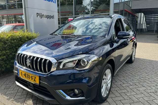 Suzuki S-CROSS (2020) thumbnail 5