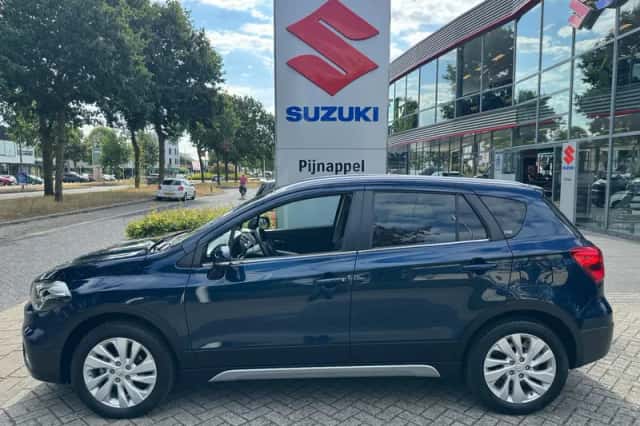 Suzuki S-CROSS (2020) thumbnail 6