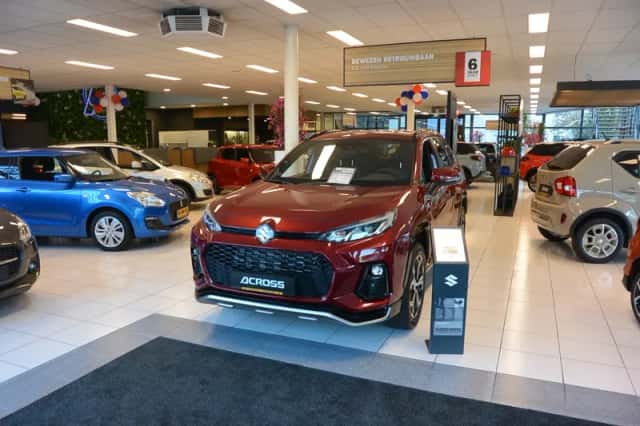 Suzuki Grand Vitara (2015) thumbnail 2