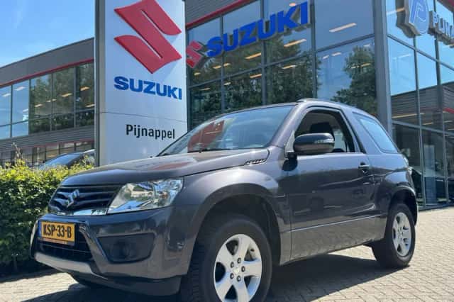 Suzuki Grand Vitara (2014) thumbnail 1