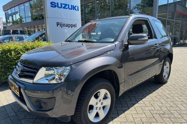 Suzuki Grand Vitara (2014) thumbnail 5