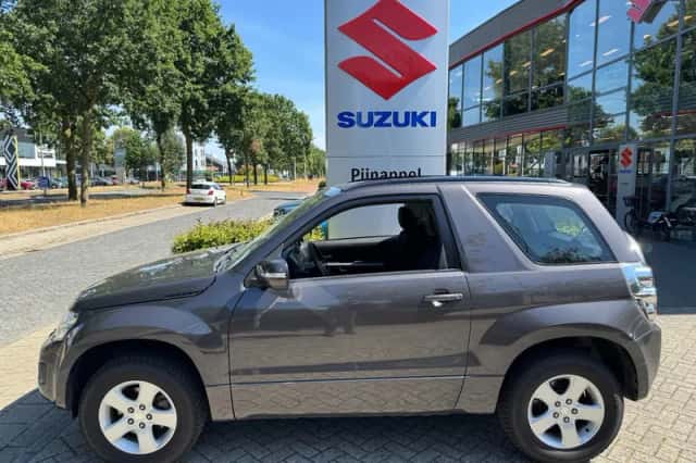 Suzuki Grand Vitara (2014) thumbnail 6
