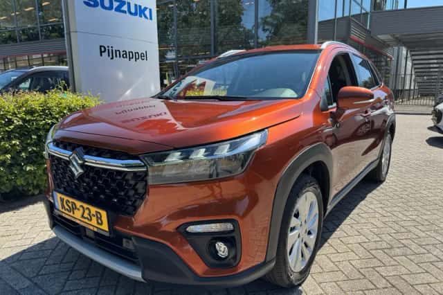 Suzuki S-CROSS (2023) thumbnail 5