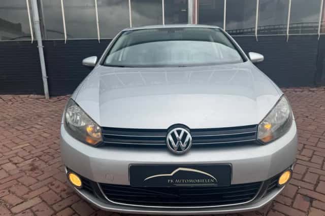 Volkswagen Golf (2010) thumbnail 2
