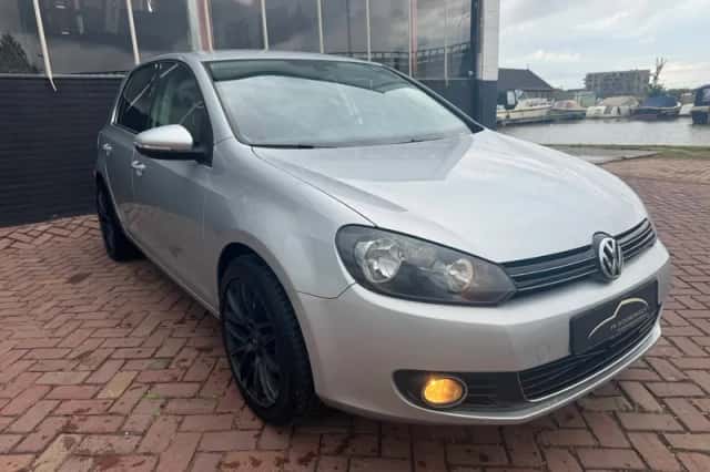 Volkswagen Golf (2010) thumbnail 3