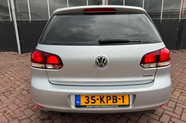 Volkswagen Golf (2010) thumbnail 5