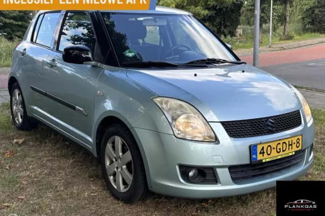 Suzuki Swift (2008) thumbnail 3
