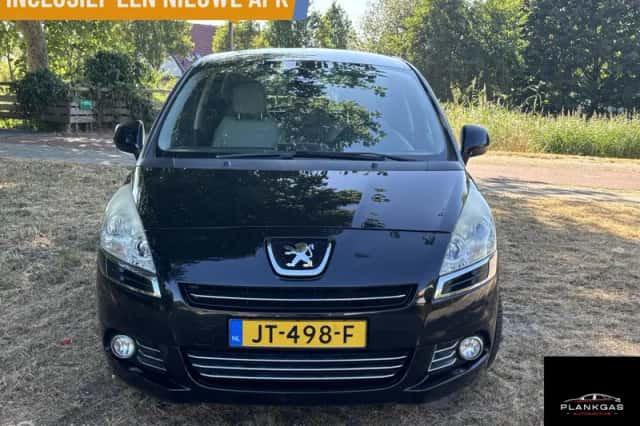 Peugeot 5008 (2010) thumbnail 2