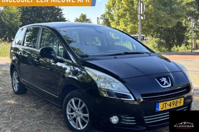 Peugeot 5008 (2010) thumbnail 3