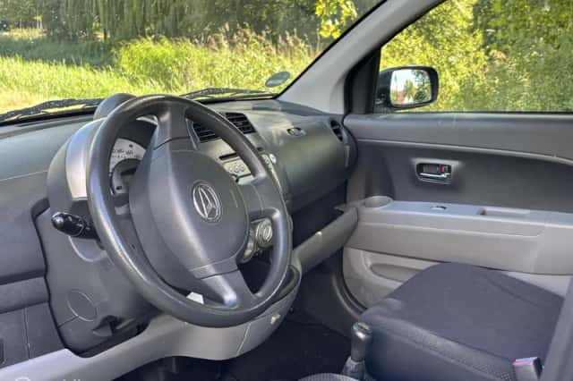 Daihatsu Sirion (2007) thumbnail 6