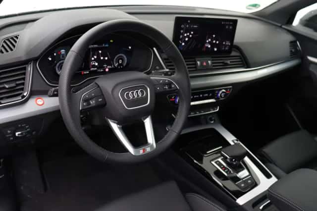 Audi Q5 (2025) thumbnail 3