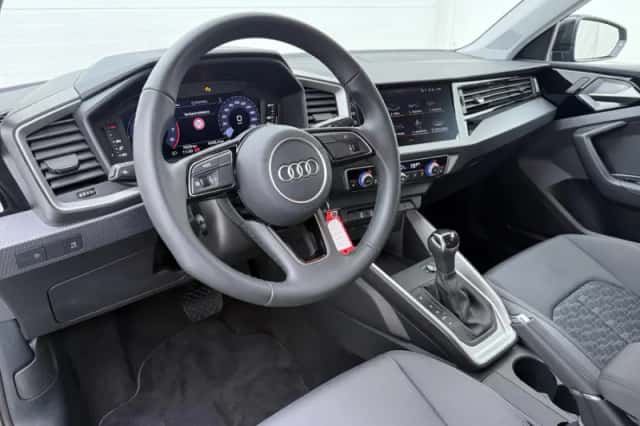 Audi A1 (2025) thumbnail 4