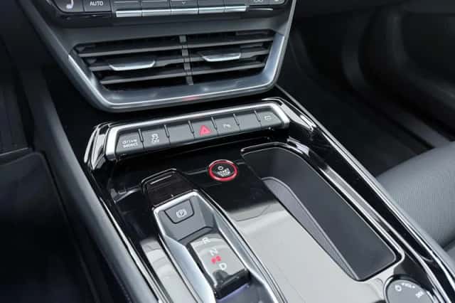Audi e-tron GT (2023) thumbnail 16