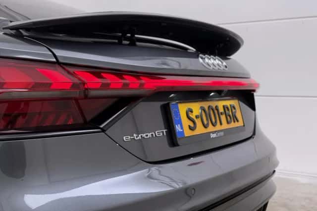 Audi e-tron GT (2023) thumbnail 17