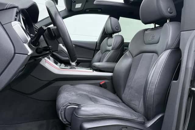 Audi Q8 (2023) thumbnail 4