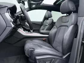 Audi Q8 (2023) thumbnail 4