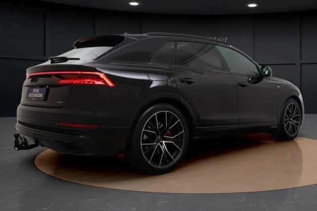 Audi Q8 (2023) thumbnail 5