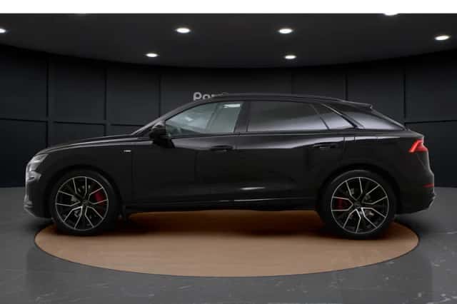 Audi Q8 (2023) thumbnail 6