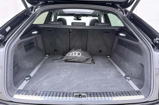 Audi Q8 (2023) thumbnail 8