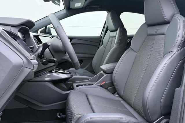 Audi Q4 (2025) thumbnail 4