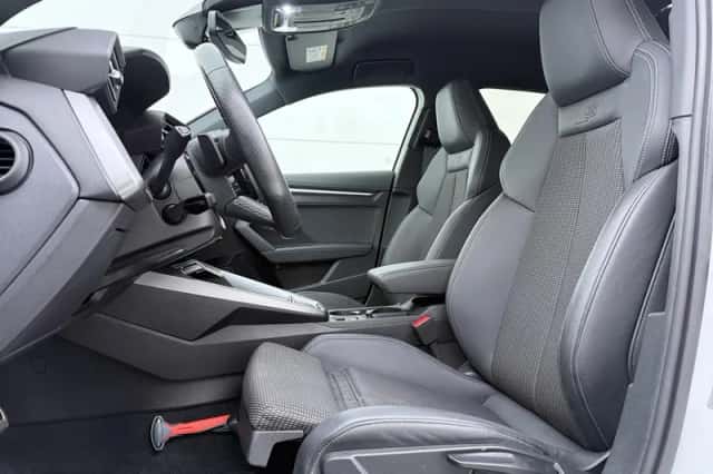 Audi A3 (2024) thumbnail 4