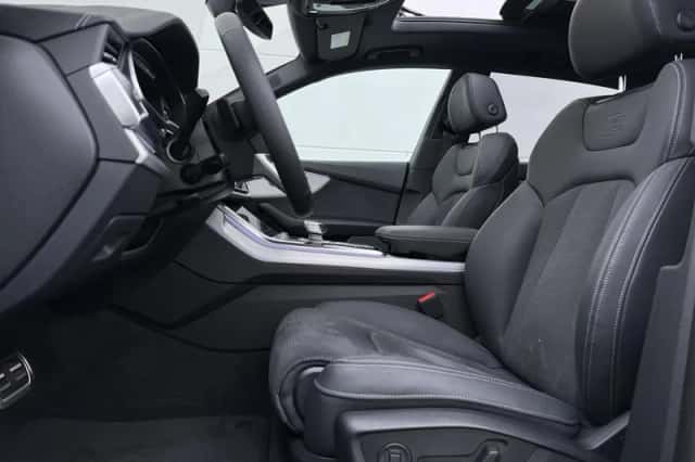 Audi Q8 (2025) thumbnail 4