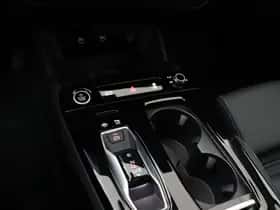 Audi Q6 e-tron (2025) thumbnail 17