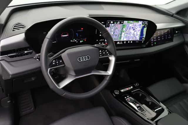 Audi Q6 e-tron (2025) thumbnail 3