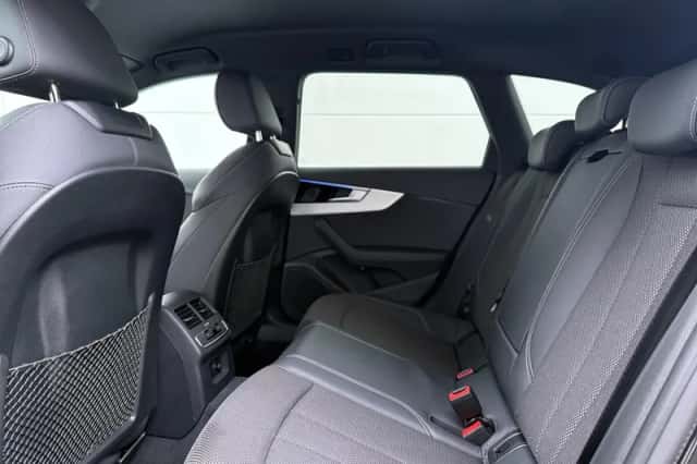 Audi A4 (2024) thumbnail 7